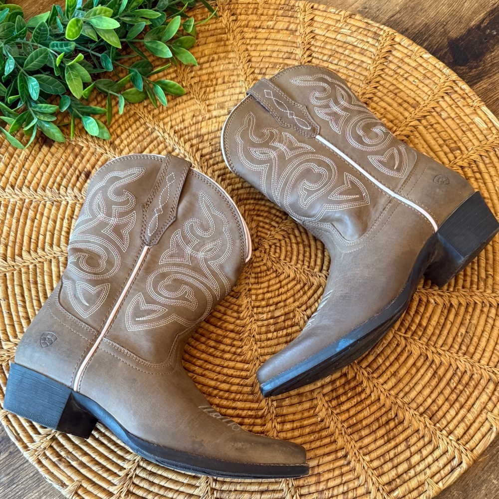 Ariat Tan Leather Boots with Pink & White Stitching - Picture 15 of 15